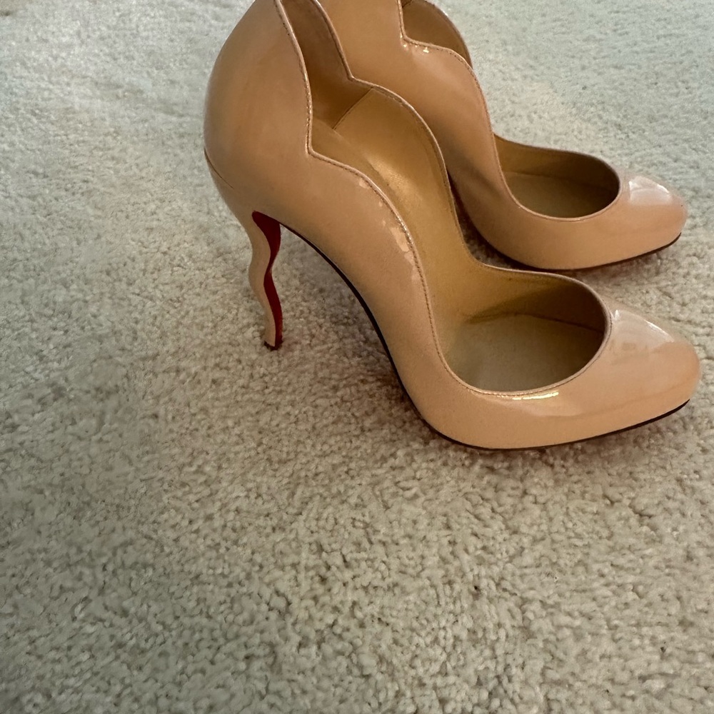 authentic christian louboutin heels - Picture 4 of 8